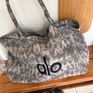 ALO Yoga Gray Women's Tote Bag